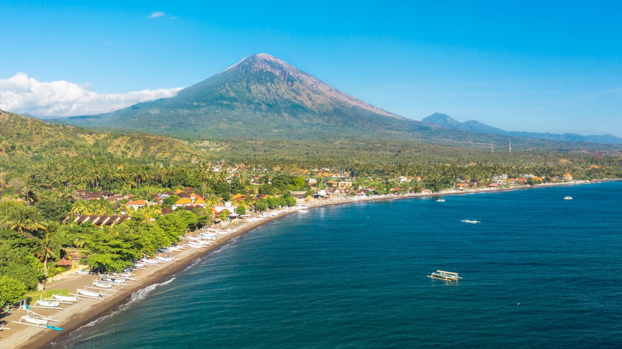 5 Kegiatan Seru di Pantai Amed, Permata Tersembunyi Bali Timur